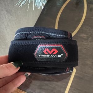 McDavid Black tennis elbow Support Brace